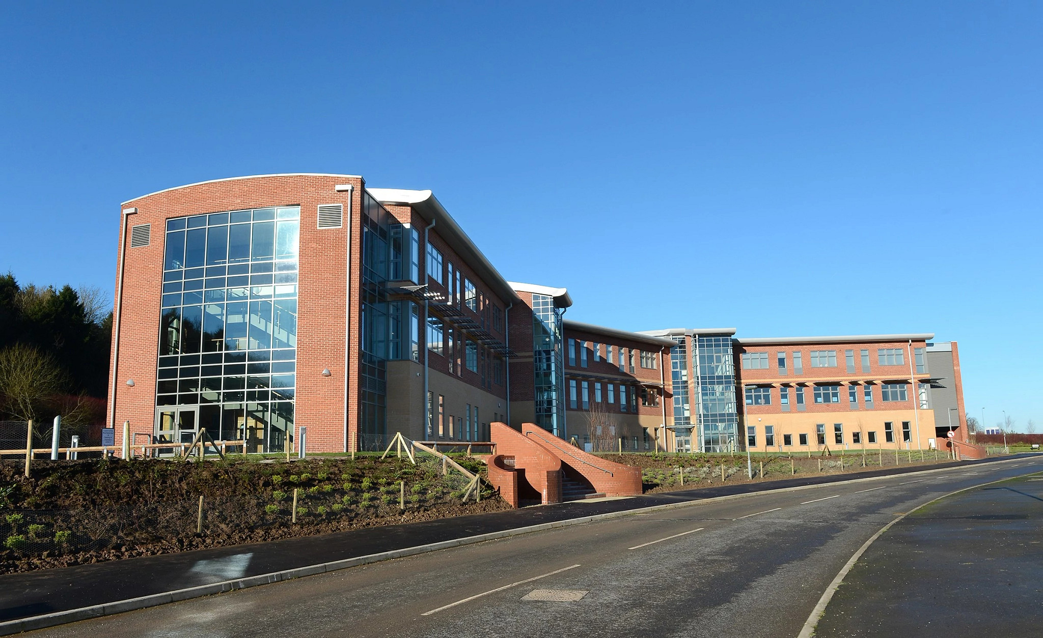 Photo of the exterior of the Keele, UK Cell and Gene Therapy CDMO Facility