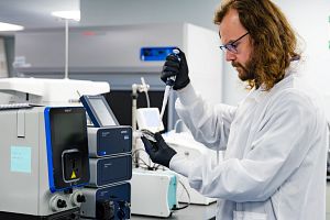Scientist in a lab conducting Cell Therapy Process and Analytical Development