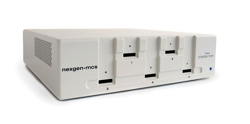 cLaptop with Accugenix® Tracking and Trending user interface.