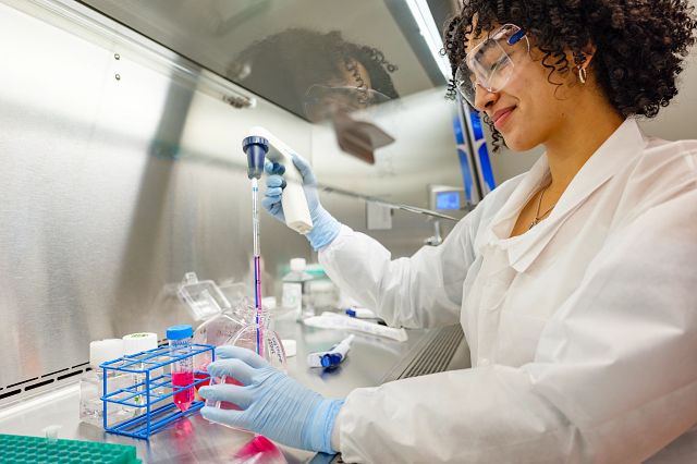 lab technician working with stem cells